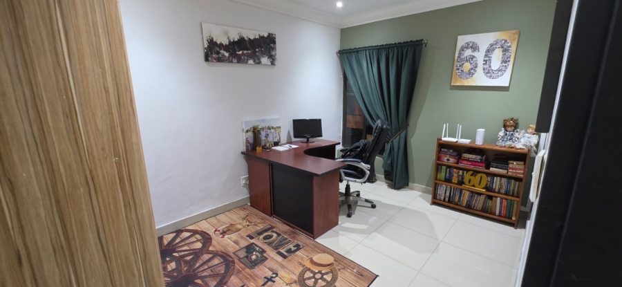 4 Bedroom Property for Sale in Buffelspoort Eco Estate North West